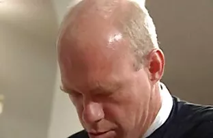 XXX Một anh chàng giàu có đặt một phim sex japan không che lớn lên một cô gái 18 tuổi rồi.