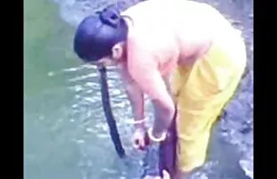 XXX Trẻ con phim xex nhat ban hay chơi trong một căn hộ.