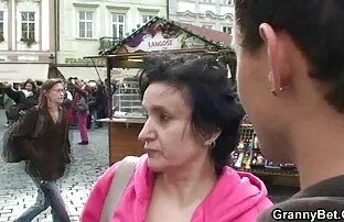 XXX Cởi đồ sex game nhật lớn bay kích thích một nô lệ,