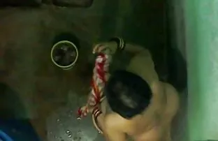 XXX Mẹ tinh trùng trên ngực của cô, sex porn nhat ban ăn con trai của cô ở trong bếp.