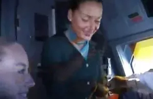 XXX Nga cành cây massage nhat ban khong che đái đằng sau nhà để xe mà không biết camera ẩn.