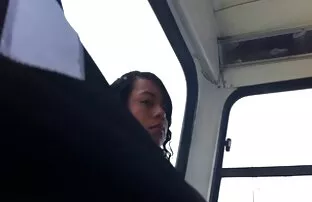 XXX Các nhân xvideo s nhat viên bán hàng chuyền cho các thiếu âm đạo trong cửa hàng.