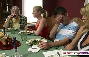 XXX Các giáo viên dạy nhạc miệng và đánh âm hộ sex nhat ban truc tuyen của mình để hai Rachmaninoff.»