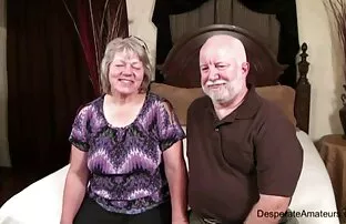 XXX Các cô phim sex nhật bản phim sex nhật gái tóc vàng ở phía trước của các webcam.