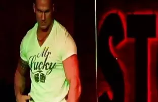 XXX Đỏ Mariah cổ phiếu một con gà trống với rusty hoa oải hương. sexx nhất ban