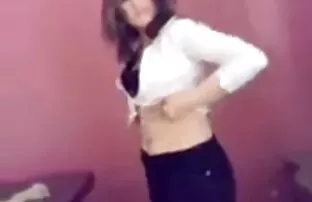 XXX Các cô gái nga phim sex ngoai tinh nhat ban thích tự mình cạo, sau đó bật video.